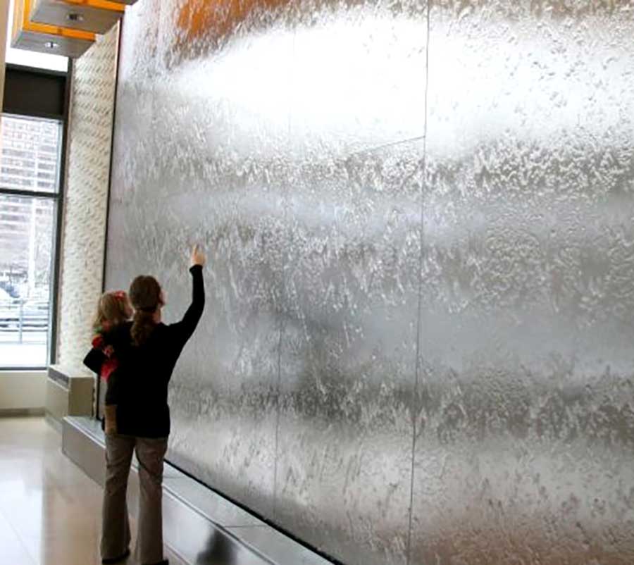 آبنما دیوار خیس