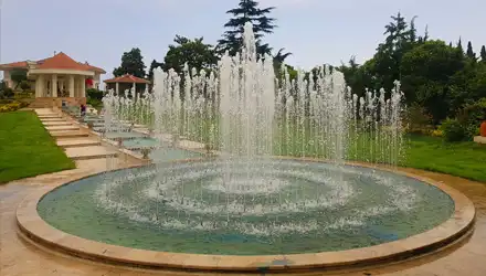 پروژه آبنما ریتمیک میدان امام خمینی شهر بانه